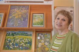 Открытие выставки в библиотеке Енисейска весной 2015 года &laquo;Скоро лето&hellip;&raquo;